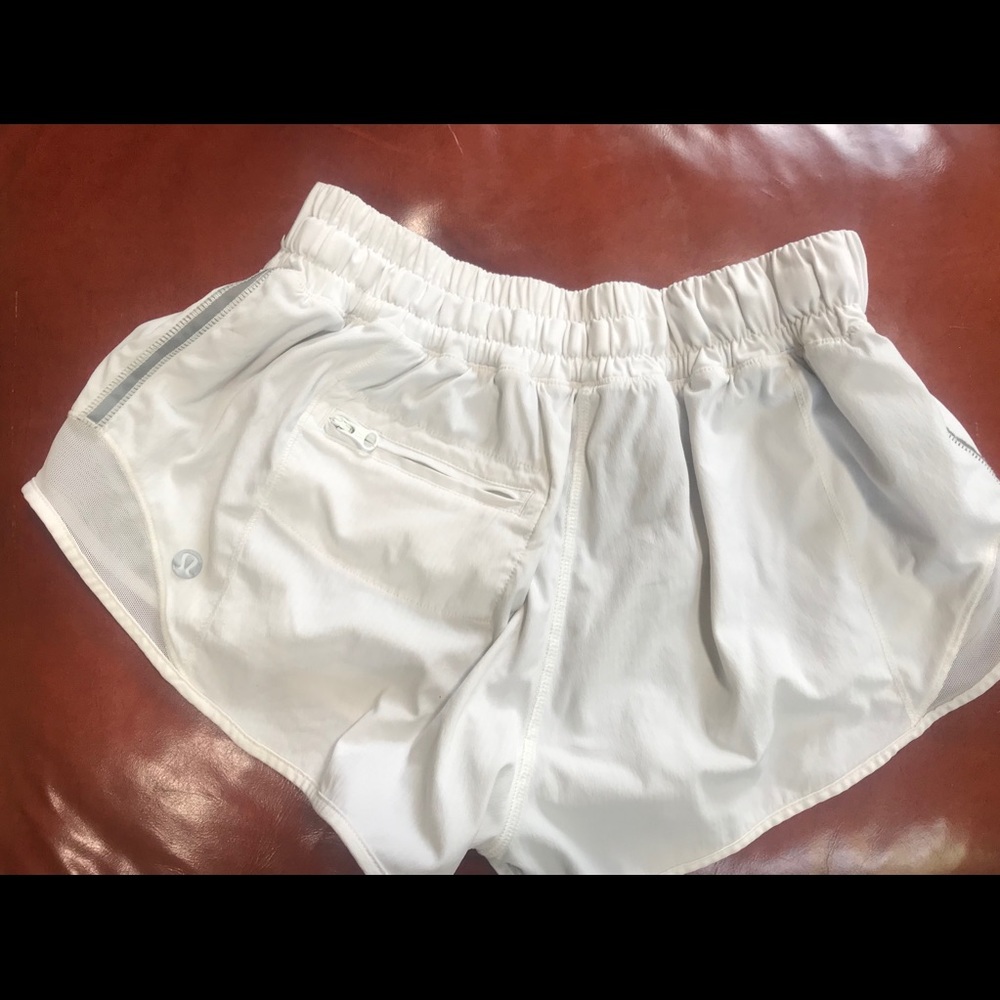 Lululemon white size 4 drawstring short
